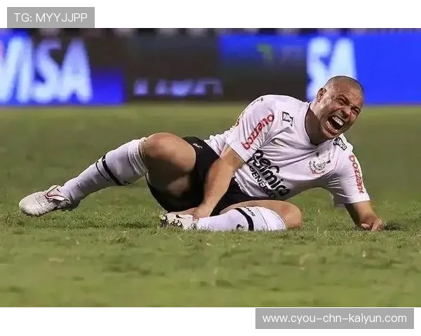 欧冠“幕后英雄”揭秘：那些默默付出的队医、理疗师